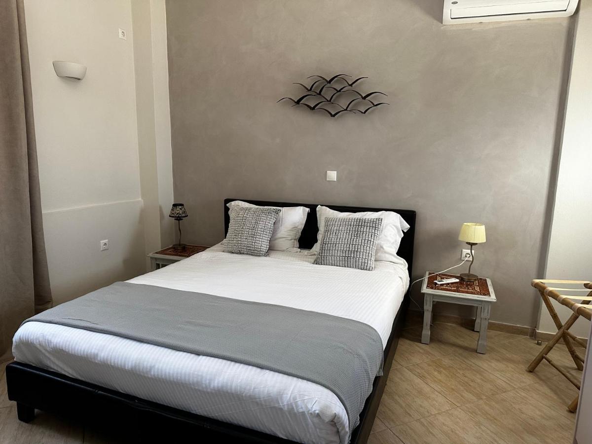 Veldi Art - Kamari Beach Apartment Fira  Exterior photo