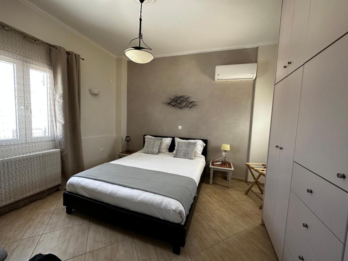 Veldi Art - Kamari Beach Apartment Fira  Exterior photo