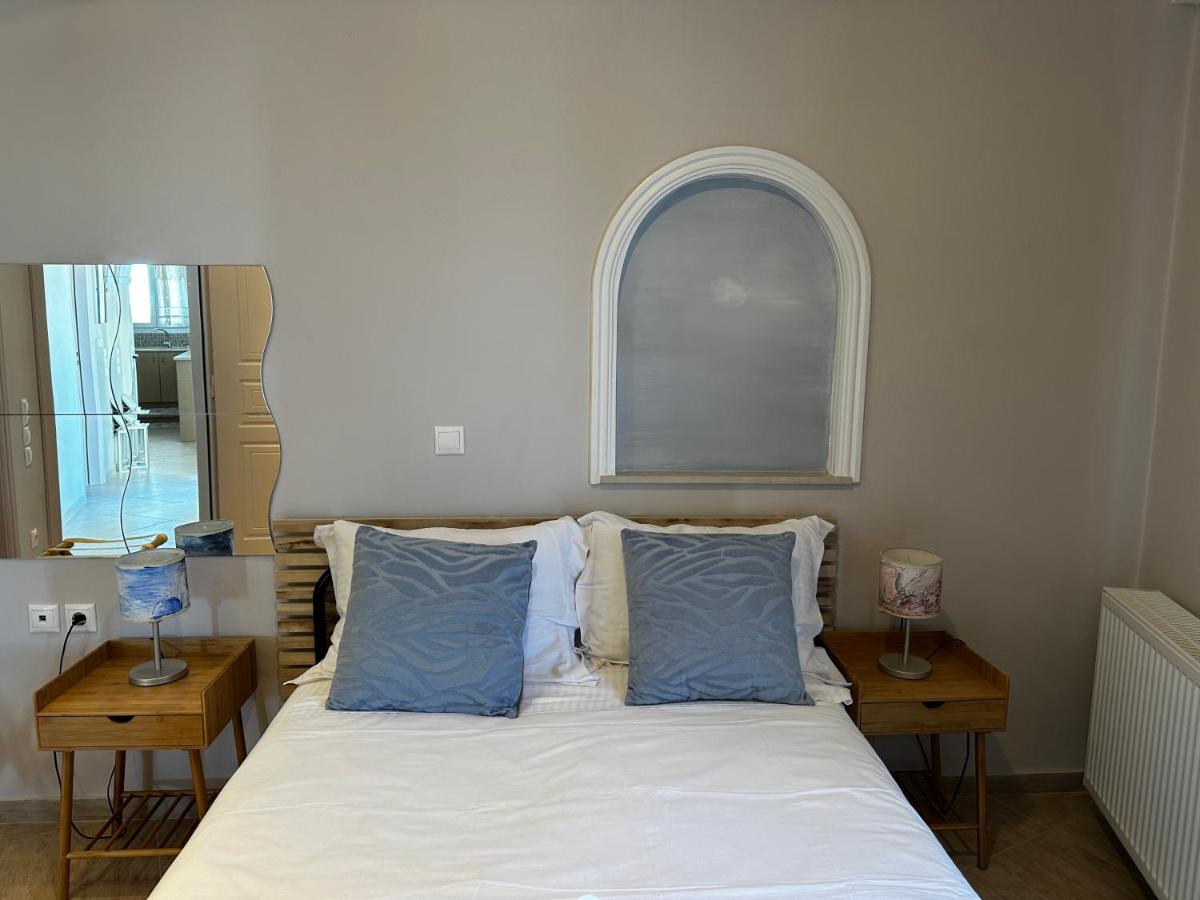 Veldi Art - Kamari Beach Apartment Fira  Exterior photo
