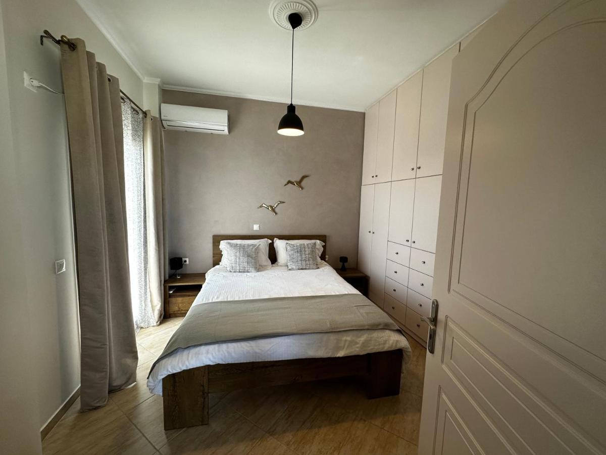 Veldi Art - Kamari Beach Apartment Fira  Exterior photo
