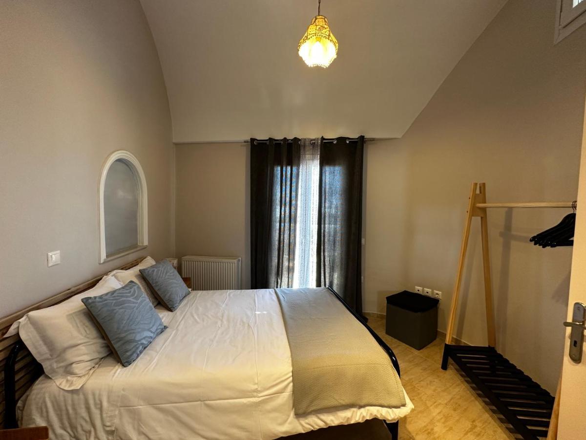 Veldi Art - Kamari Beach Apartment Fira  Exterior photo