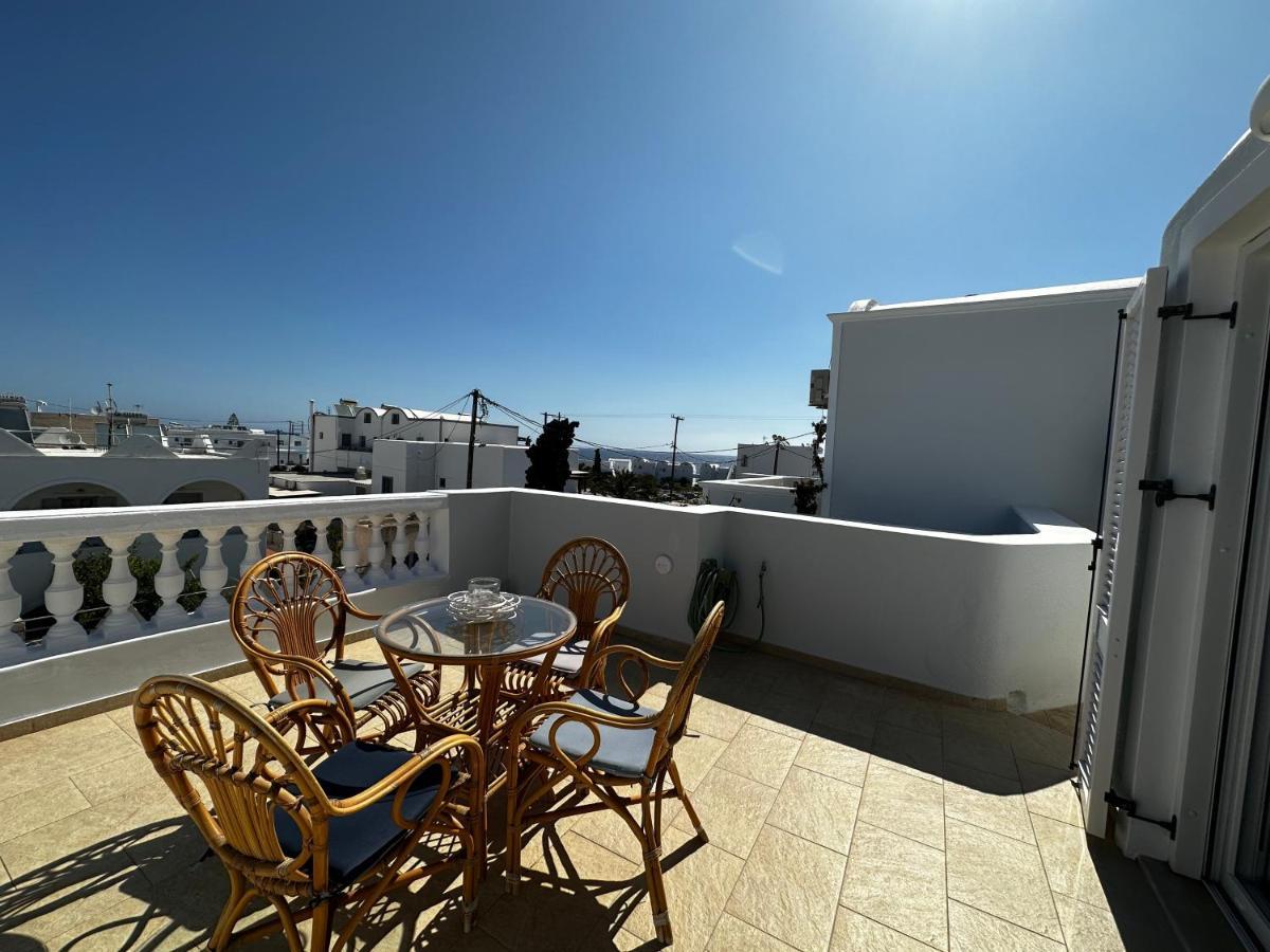 Veldi Art - Kamari Beach Apartment Fira  Exterior photo