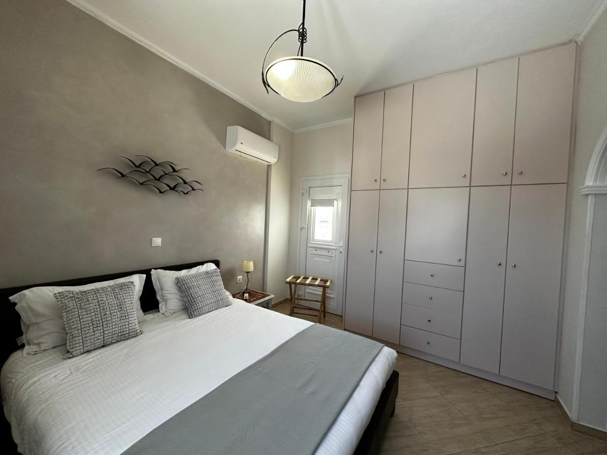 Veldi Art - Kamari Beach Apartment Fira  Exterior photo