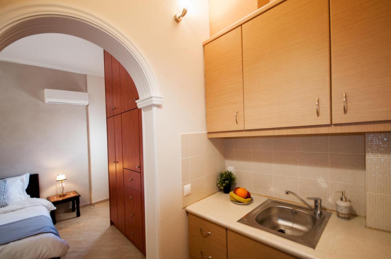 Veldi Art - Kamari Beach Apartment Fira  Exterior photo